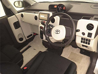 TOYOTA PORTE 2016