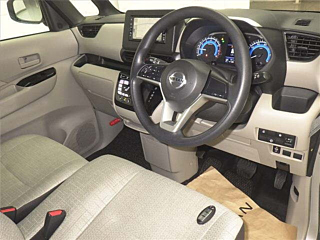 NISSAN ROOX 2022