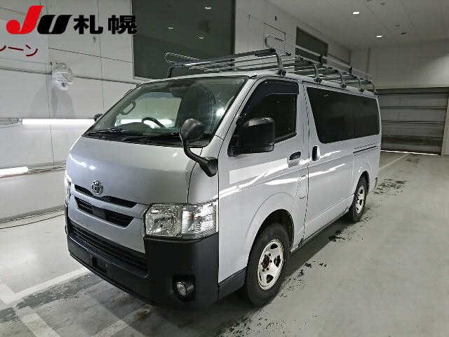 TOYOTA HIACE VAN 2020