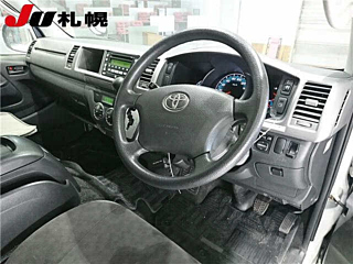 TOYOTA HIACE 2013