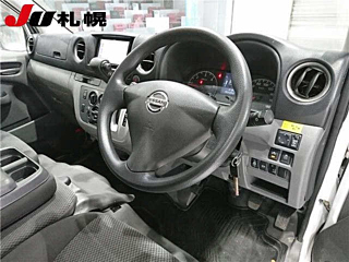 NISSAN CARAVAN VAN 2018