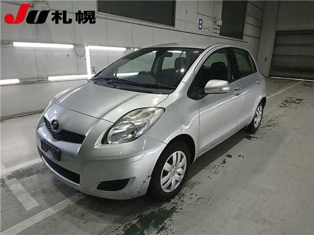 TOYOTA VITZ 2010