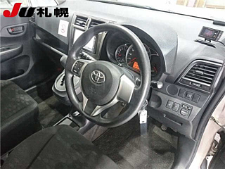 TOYOTA RACTIS 2012