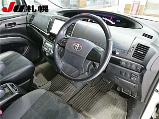 TOYOTA ESTIMA 2014
