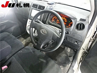 DAIHATSU MIRA 2010