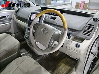 TOYOTA NOAH 2008