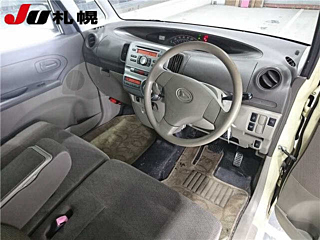 DAIHATSU TANTO 2011