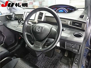 HONDA FREED 2010