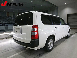 TOYOTA SUCCEED 2013