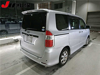 TOYOTA NOAH 2008
