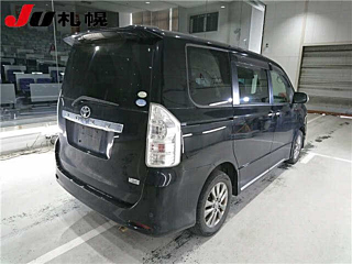 TOYOTA VOXY 2012