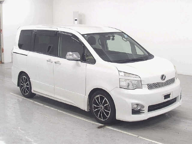 TOYOTA VOXY 2012