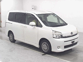 TOYOTA VOXY 2012