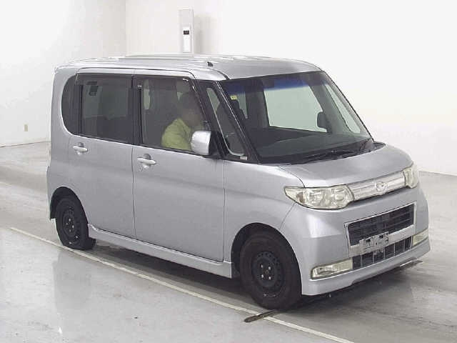 DAIHATSU TANTO 2008