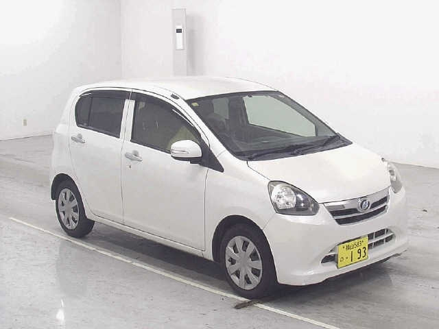 DAIHATSU MIRA E S 2012