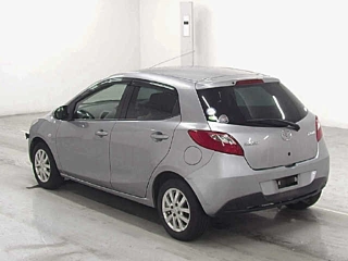 MAZDA DEMIO 2010