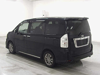 TOYOTA VOXY 2012