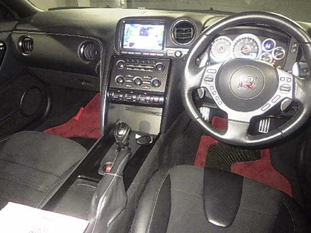 NISSAN GT-R 2013