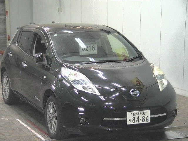 NISSAN LEAF