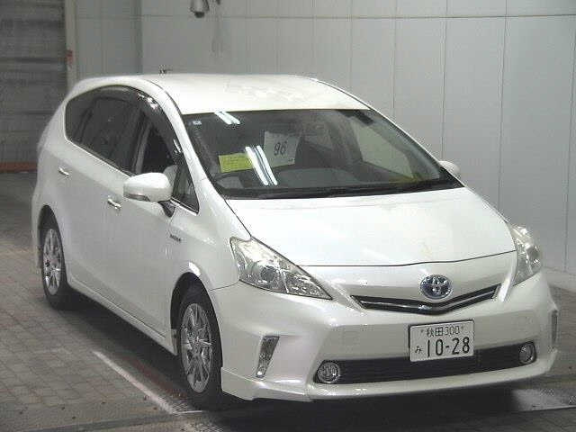 TOYOTA PRIUS ALPHA 2014