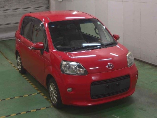 TOYOTA PORTE 2015