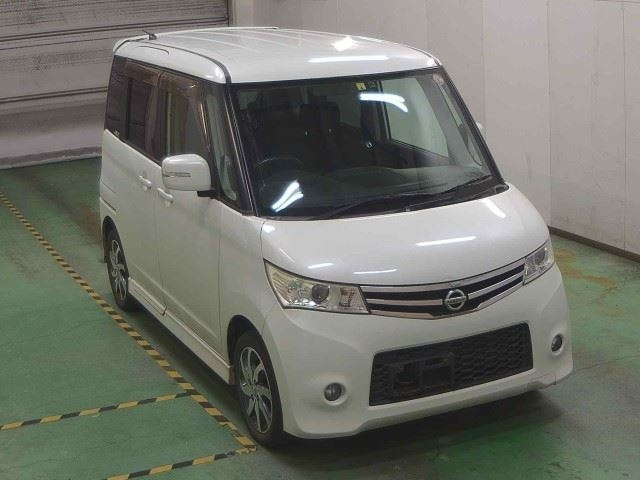 NISSAN ROOX 2010