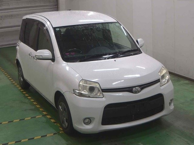 TOYOTA SIENTA 2012