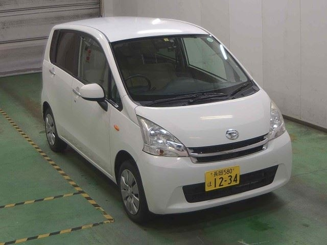 DAIHATSU MOVE 2011