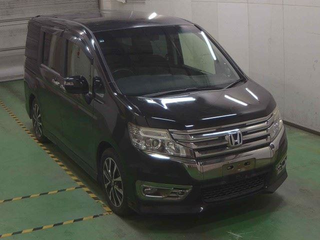 HONDA STEP WAGON 2014