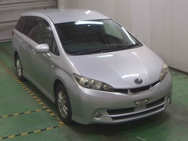 TOYOTA WISH 2009
