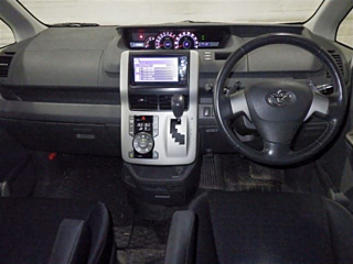 TOYOTA VOXY 2008