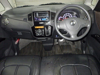 NISSAN ROOX 2010