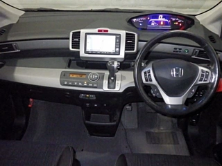 HONDA FREED 2012