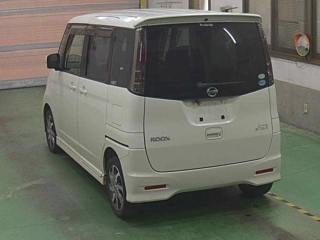 NISSAN ROOX 2010