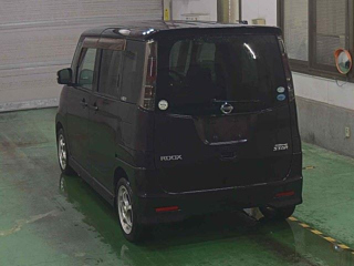 NISSAN ROOX 2010