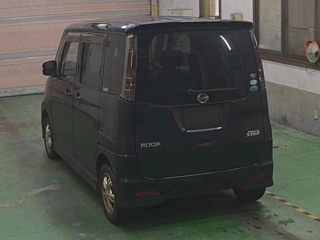 NISSAN ROOX 2010