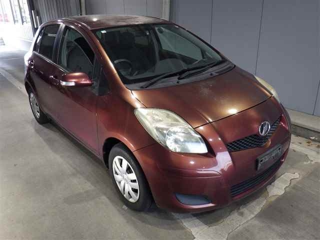 TOYOTA VITZ 2010