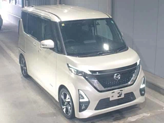 NISSAN ROOX 2020