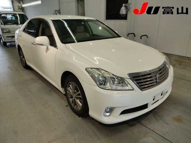 TOYOTA CROWN 2010
