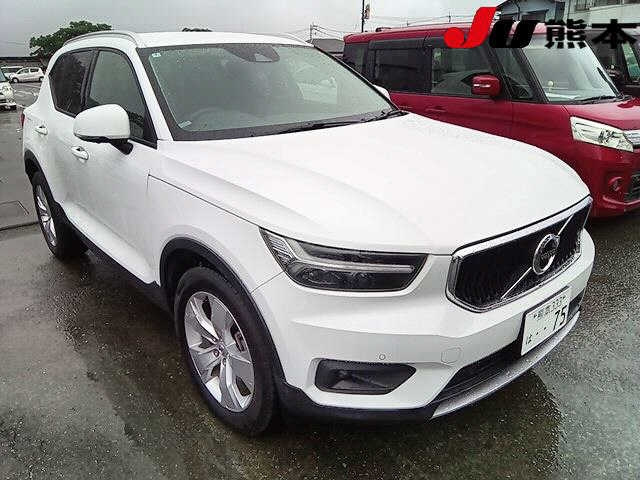 VOLVO XC40 2022