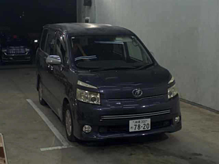 TOYOTA VOXY 2009