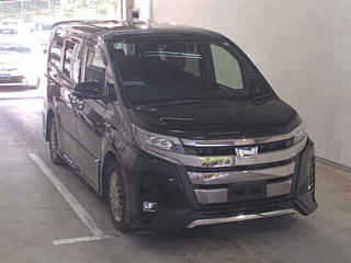 TOYOTA NOAH 2019