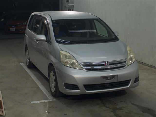TOYOTA ISIS 2010