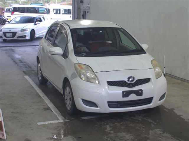 TOYOTA VITZ 2010