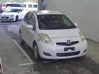 TOYOTA VITZ 2010