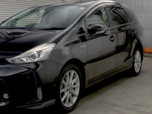TOYOTA PRIUS ALPHA 2015