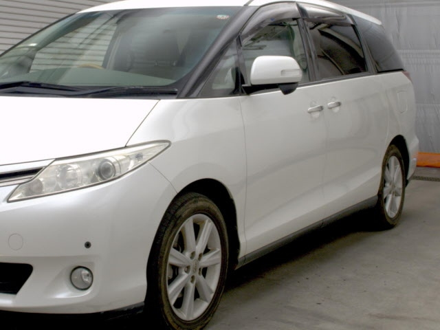 TOYOTA ESTIMA 2010