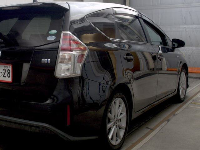 TOYOTA PRIUS ALPHA 2015