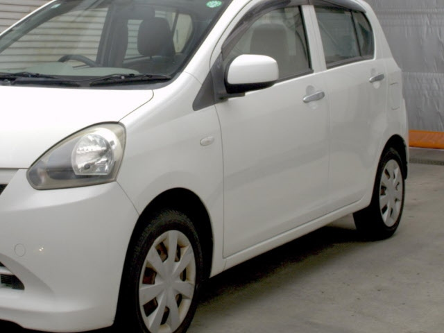 DAIHATSU MIRA E S 2013