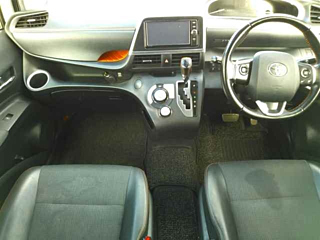 TOYOTA SIENTA 2017